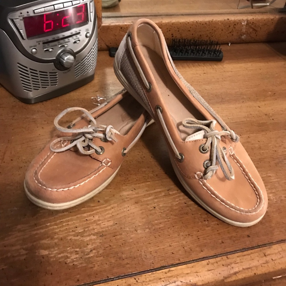 Size 7.5 sperry boat shoes